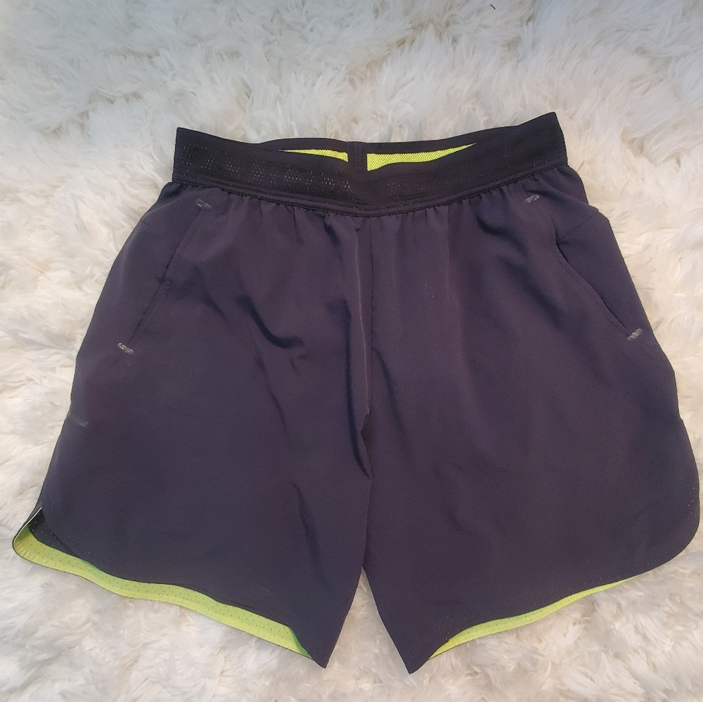 Men's large Nike liner-less athletic shorts